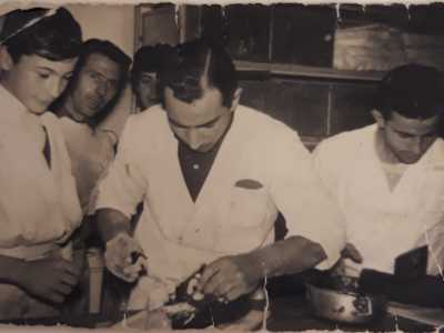 Nel 1946 il laboratorio di produzione della Sica venne trasferito da via Vaccaro in un terreno tra via Re David e via Postiglione (dove oggi sorge il Provveditorato agli studi)